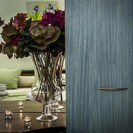 Cristallo Relais, Sure Collection By Western Tivoli